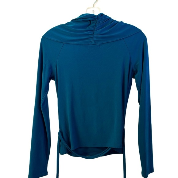 Women’s Express Blue Wrap Top - Size M - MINT CONDITION! - Picture 2 of 5